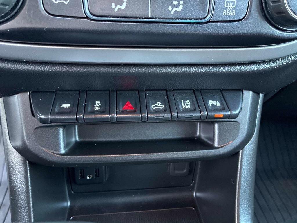 Used 2021 Gray Chevrolet LT image 30