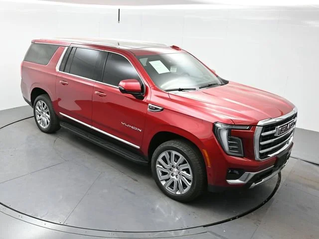 Used 2025 Volcanic Red Tintcoat GMC Elevation image 37