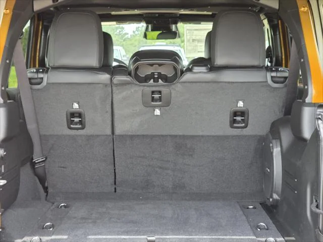 New 2026 Goldilocks Exterior Paint Jeep Rubicon image 6