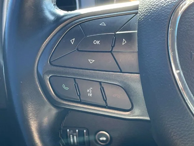 Used 2023 White Dodge SXT image 21