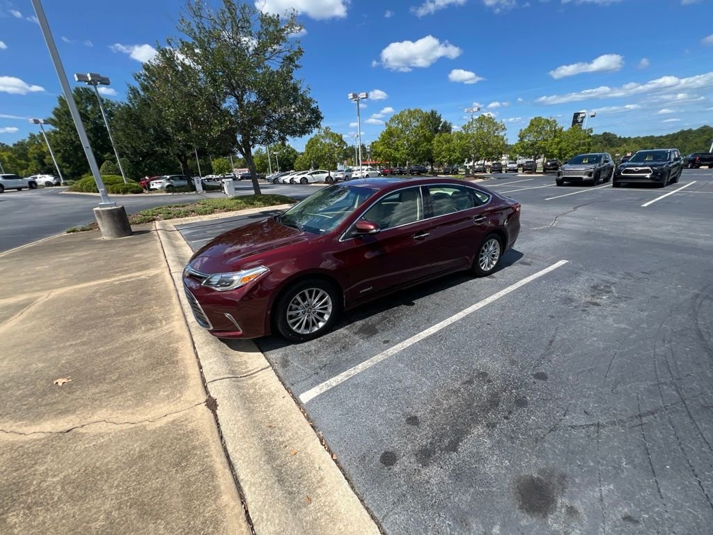 Used 2018  Toyota Limited image 5