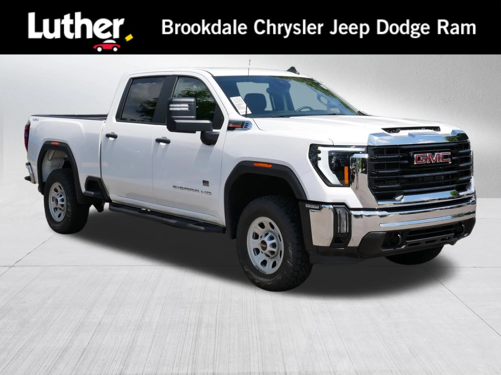 2024 GMC Sierra 4WD Crew Cab Standard Box Pro's photo