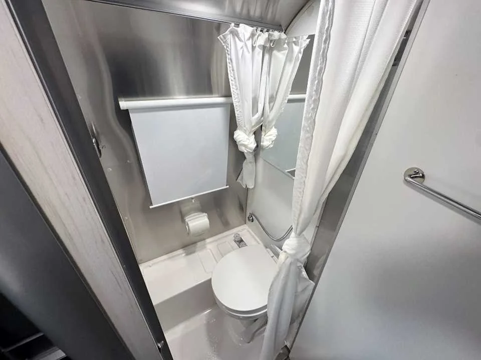 Used 2025  AIRSTREAM  image 20