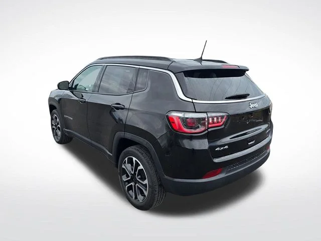 Used 2022 Black Jeep Limited image 9