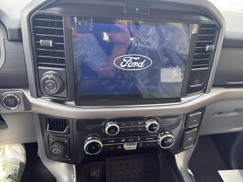 New 2026 Carbonized Gray Metallic Ford XLT image 14