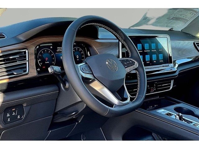New 2026 Deep Black Pearl Volkswagen 2.0T SE image 18