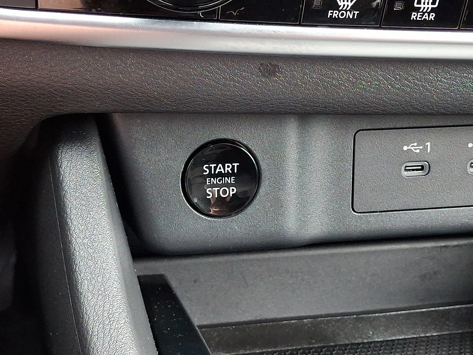 Used 2025 Everest White Pearl Nissan SV image 23