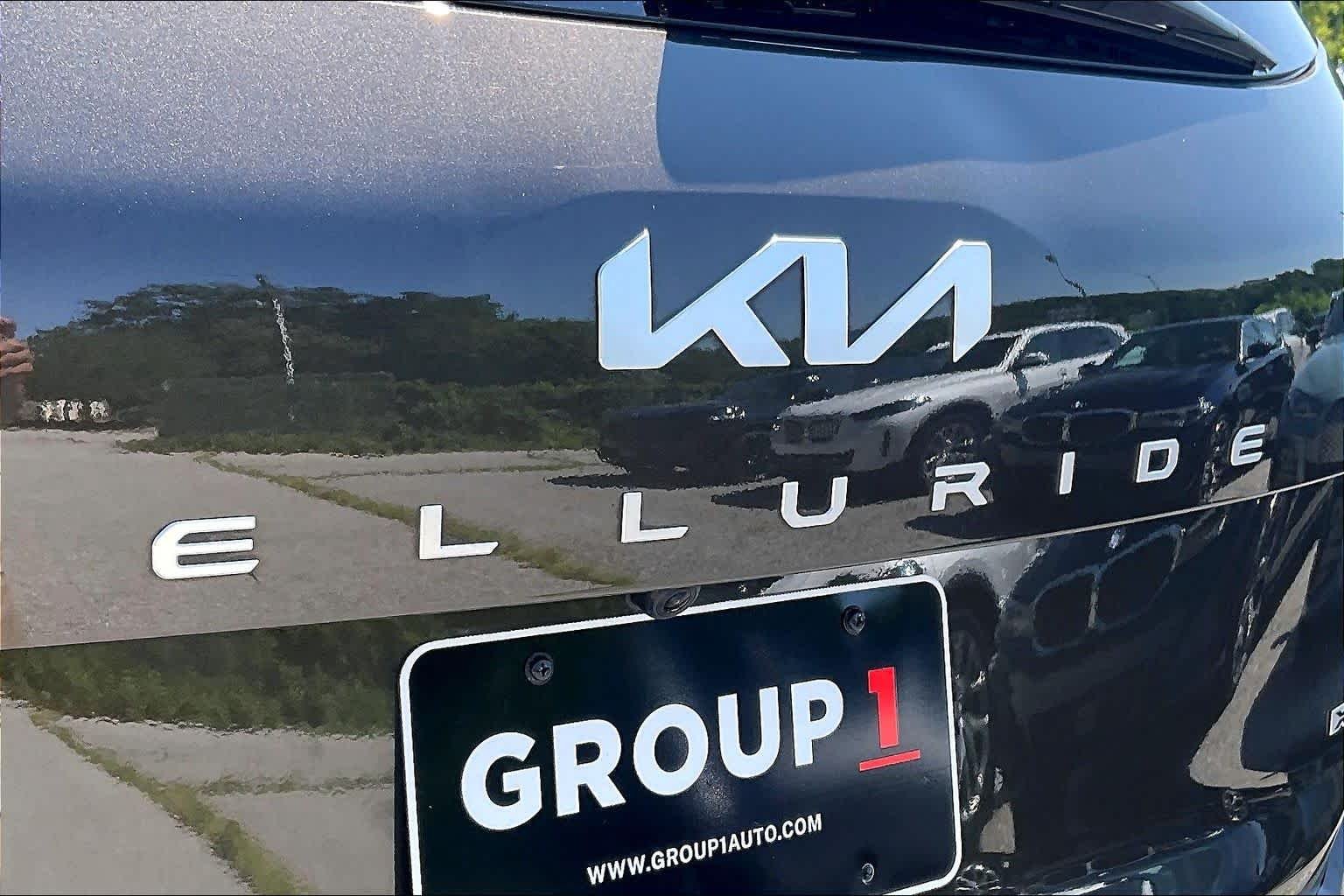 Used 2024 Dark Moss Kia SX Prestige X-Line image 33
