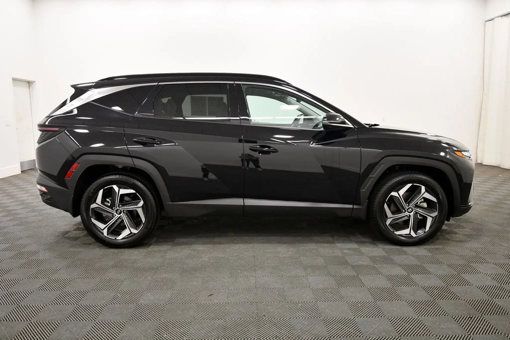 Used 2023 Black Hyundai Limited image 9