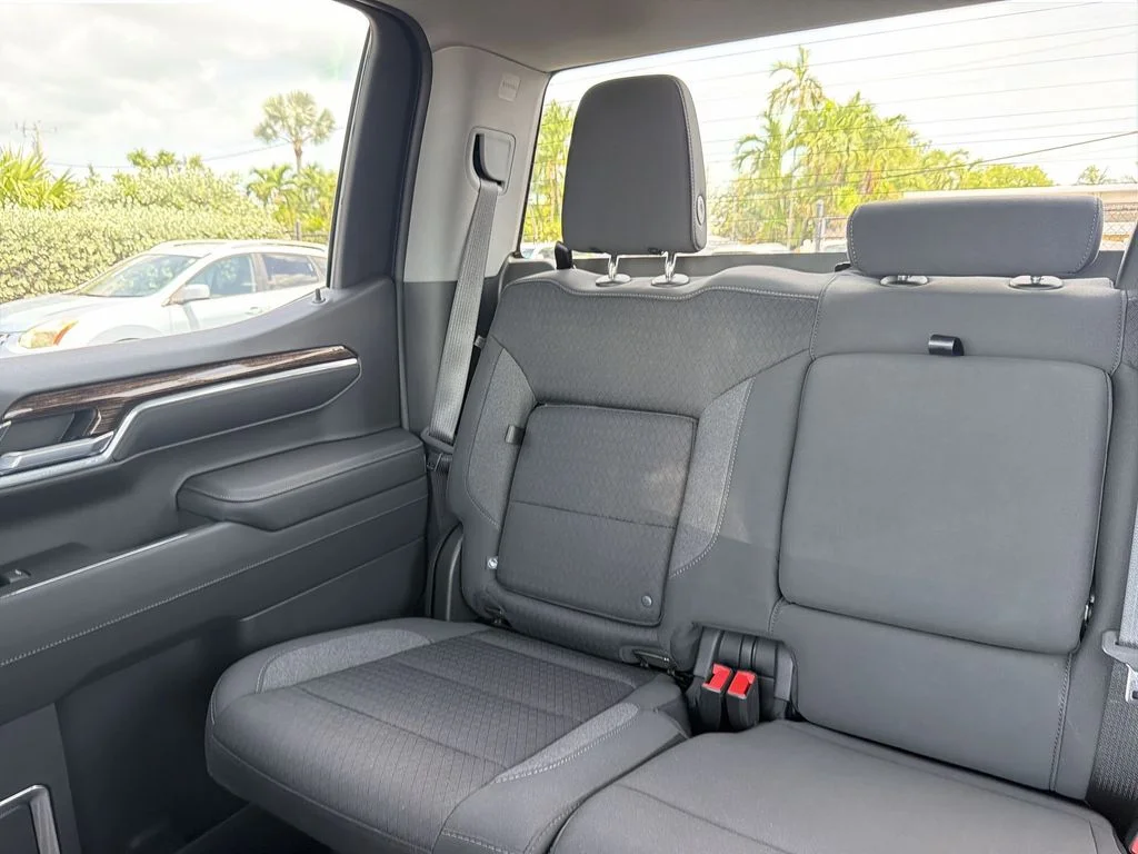Used 2023 Brown GMC Elevation image 12