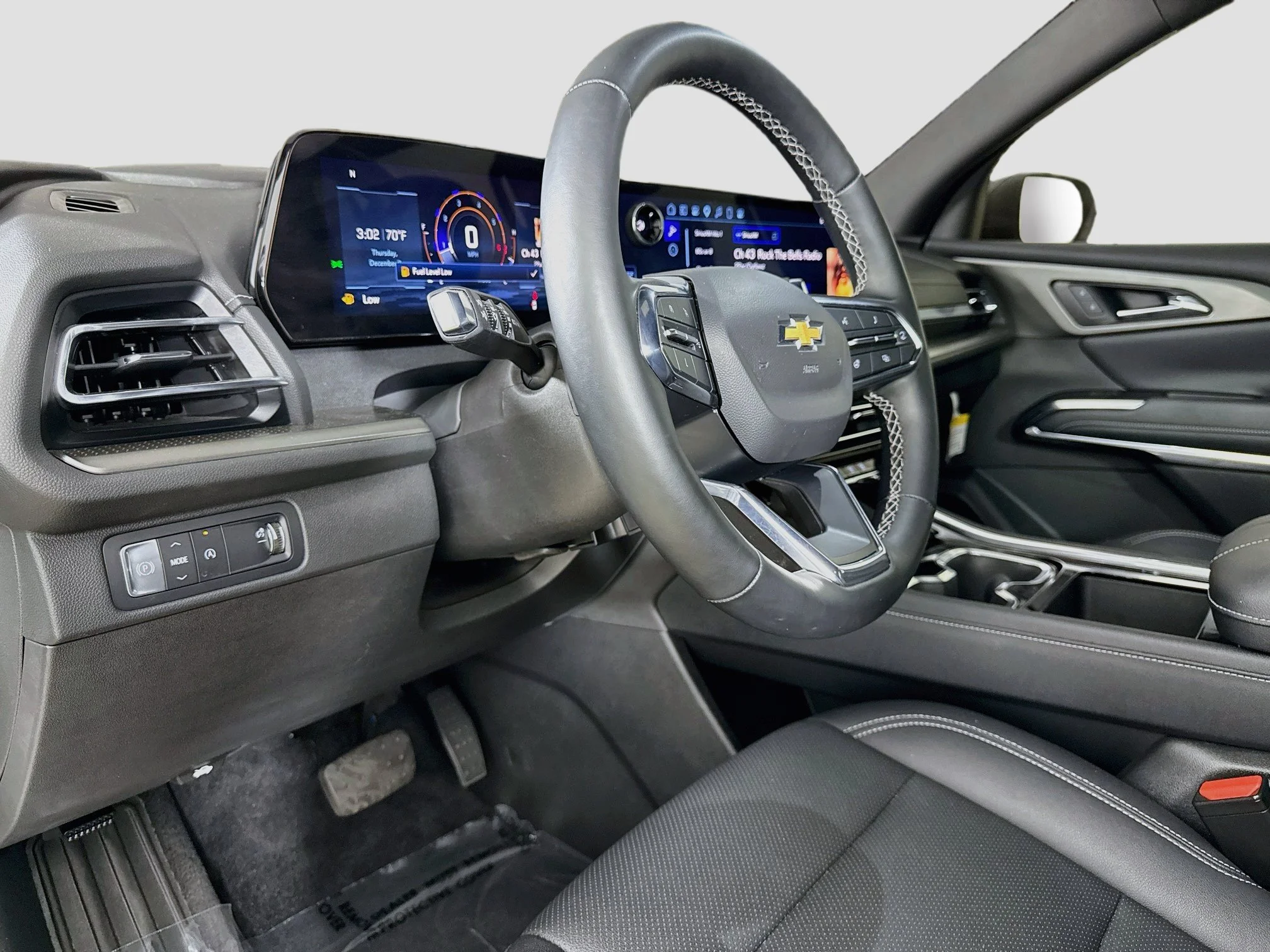 Used 2025 Iridescent Pearl Tricoat Chevrolet LT image 11