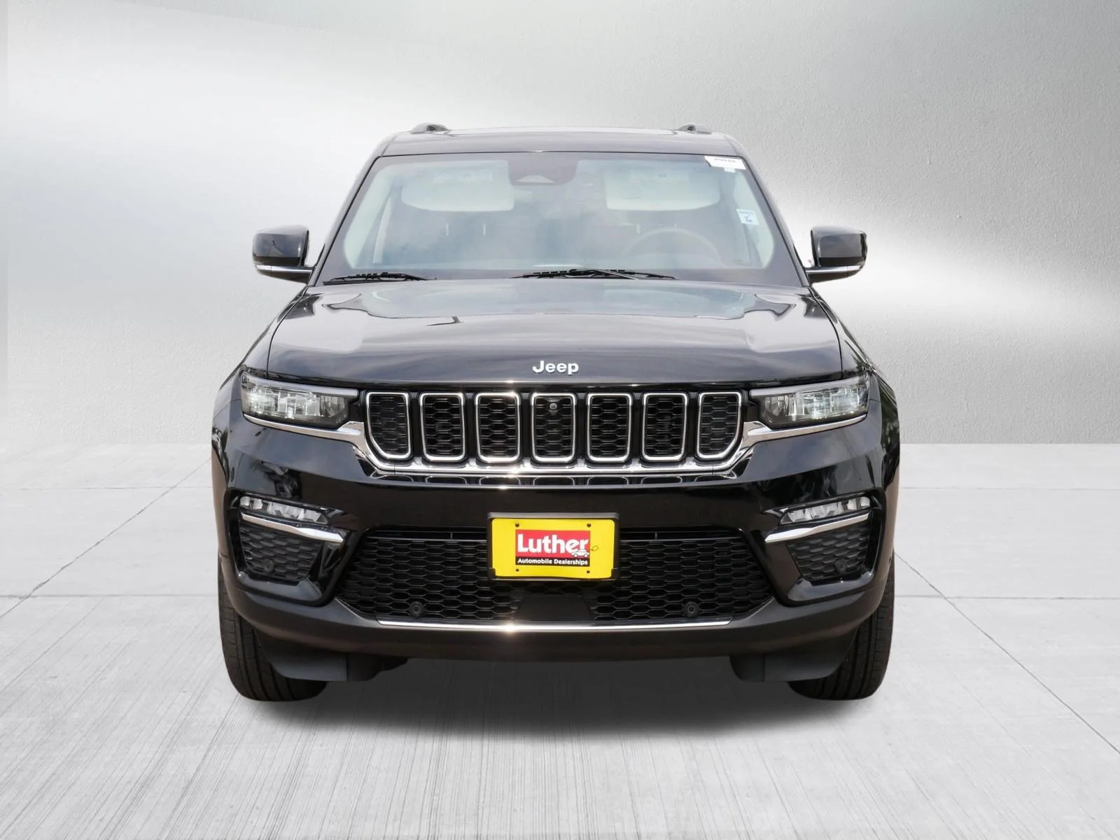 Used 2023 Diamond Black Crystal Pearlcoat Jeep  image 2