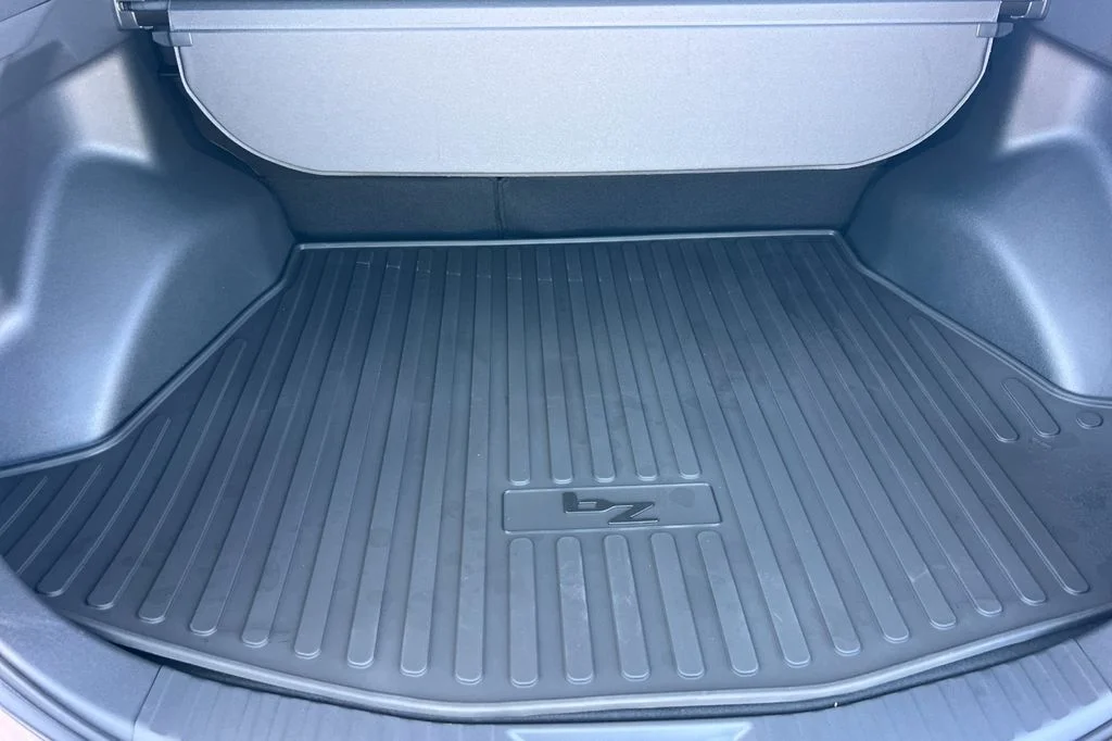New 2026 Wind Chill Pearl Toyota XLE image 15