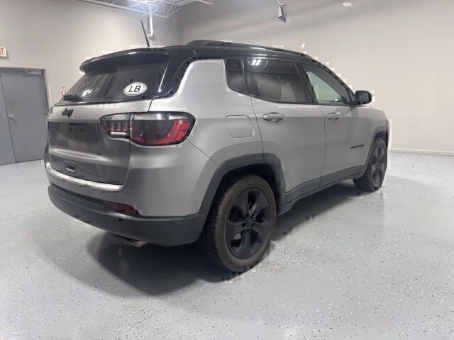 Used 2020 Silver Jeep Latitude image 5