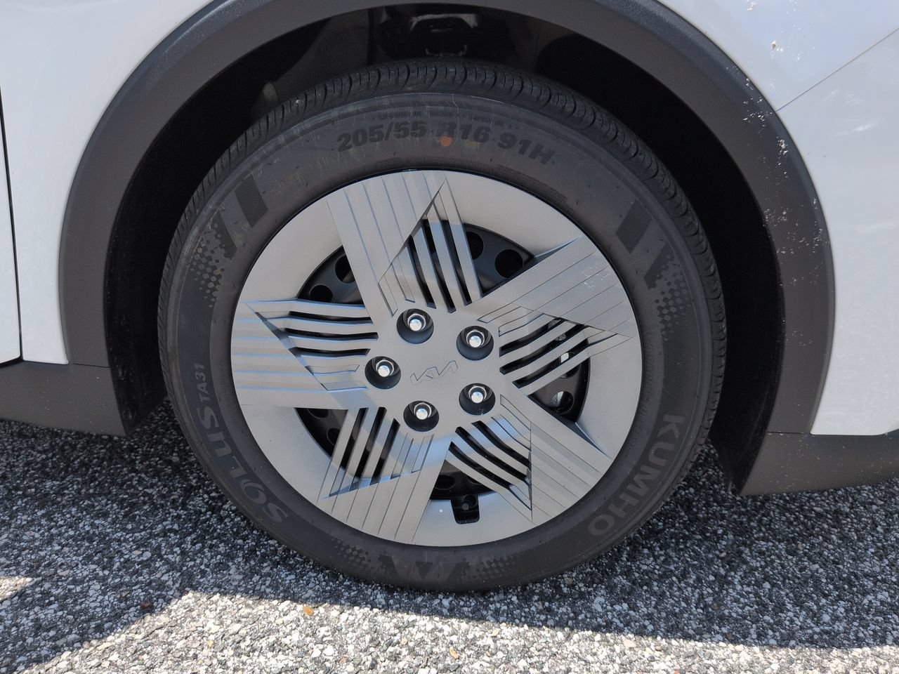 New 2026 Snow White Pearl Kia LX image 12