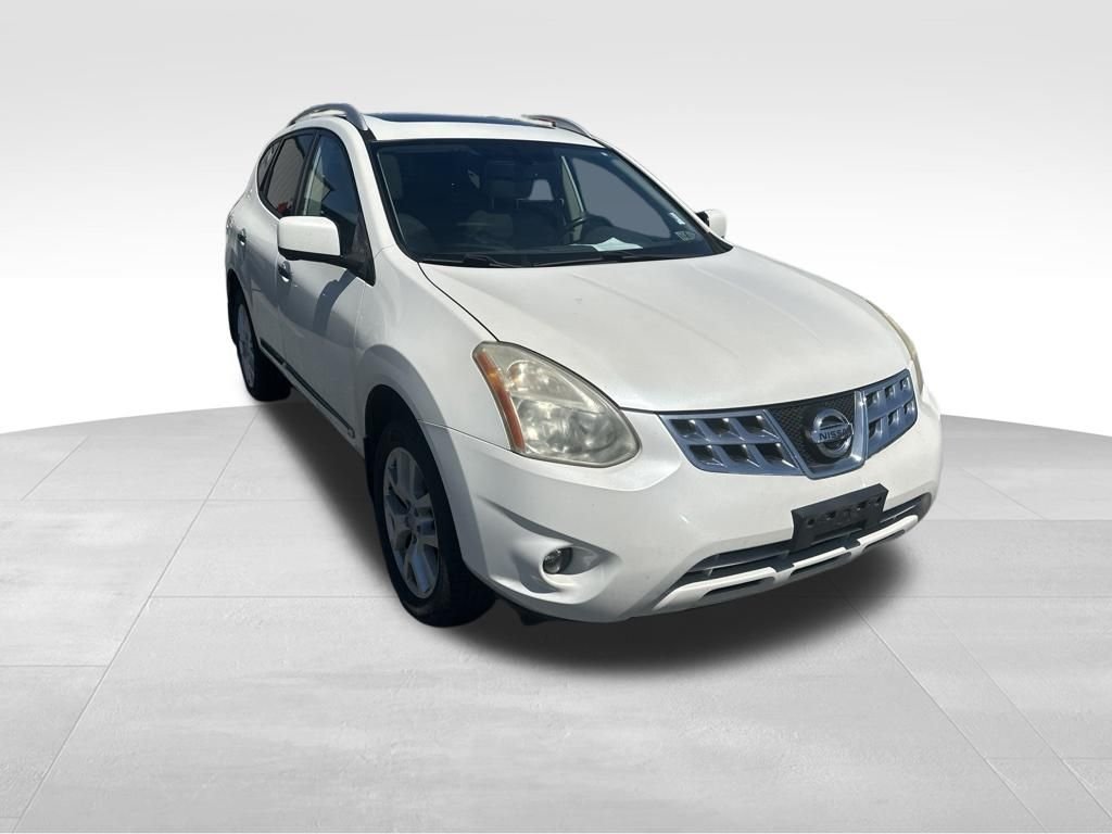 Used 2012 Pearl White Nissan SL image 4