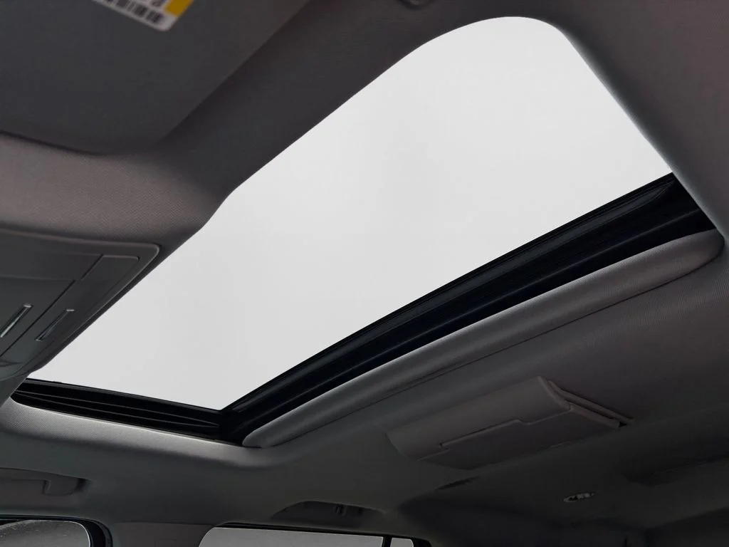 Used 2019 Black Chevrolet Premier image 34