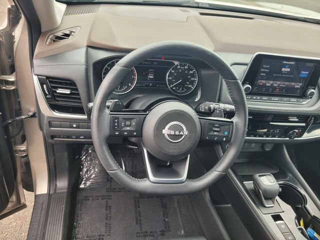 Used 2023 Gold Nissan SL image 30