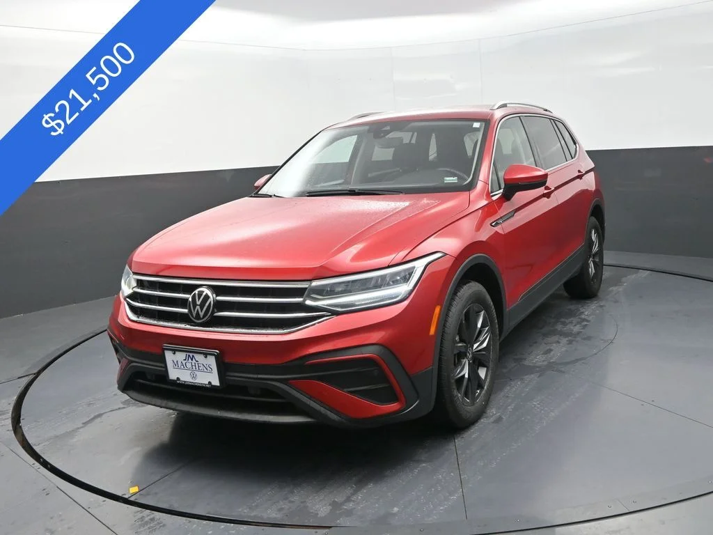 Used 2023 Red Volkswagen 2.0T SE image 4