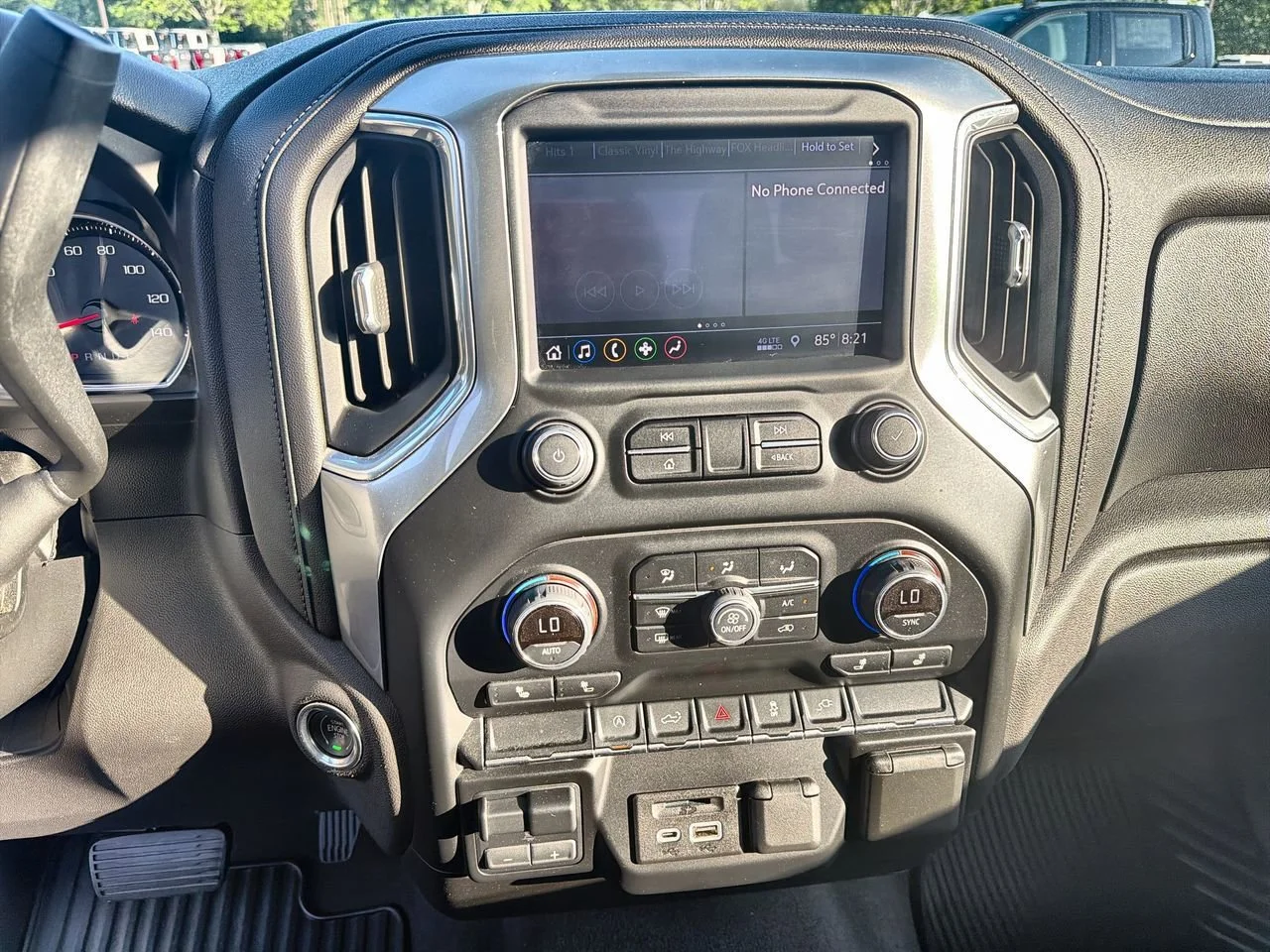 Used 2019 BLACK Chevrolet LT image 13