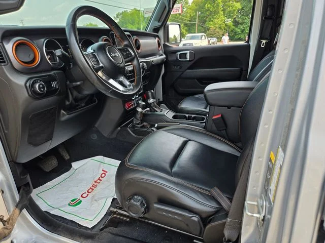 Used 2023 Silver Jeep Mojave image 10