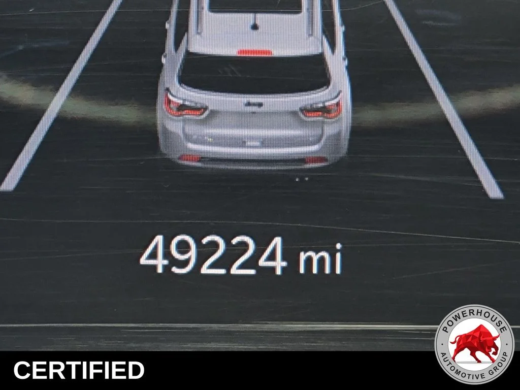 Used 2023 White Jeep Latitude Lux image 33
