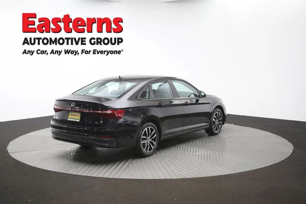 Used 2025 Black Volkswagen 1.5T SE image 41