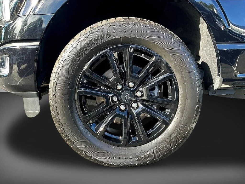 Used 2024 Black Metallic Ford Platinum image 37