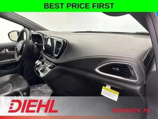 2026 Chrysler Pacifica Select - Photo 16