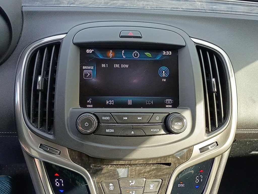 Used 2014 Midnight Amethyst Metallic Buick Base image 20