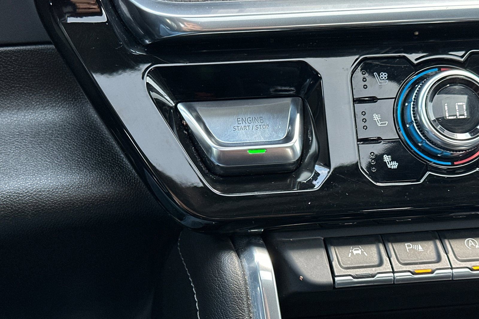 Used 2022 Onyx Black GMC Denali image 29
