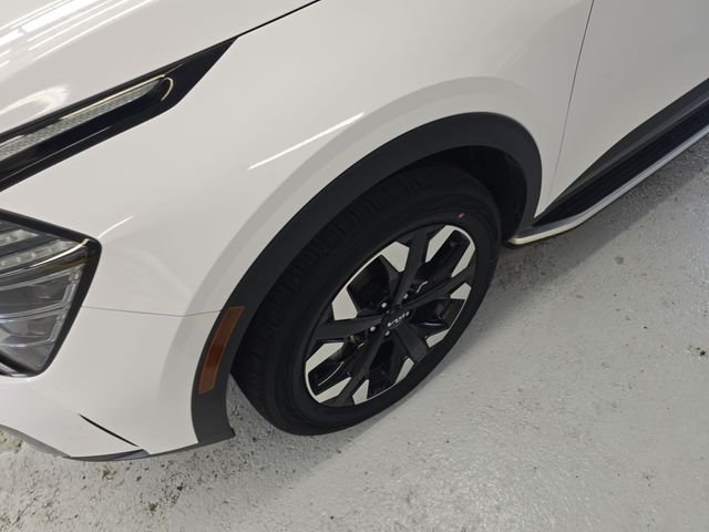 Certified Used 2024 White Kia X-Line image 9