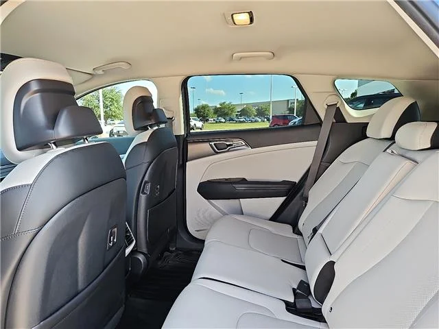Used 2024 Gravity Gray KIA EX Front-Wheel Drive image 10