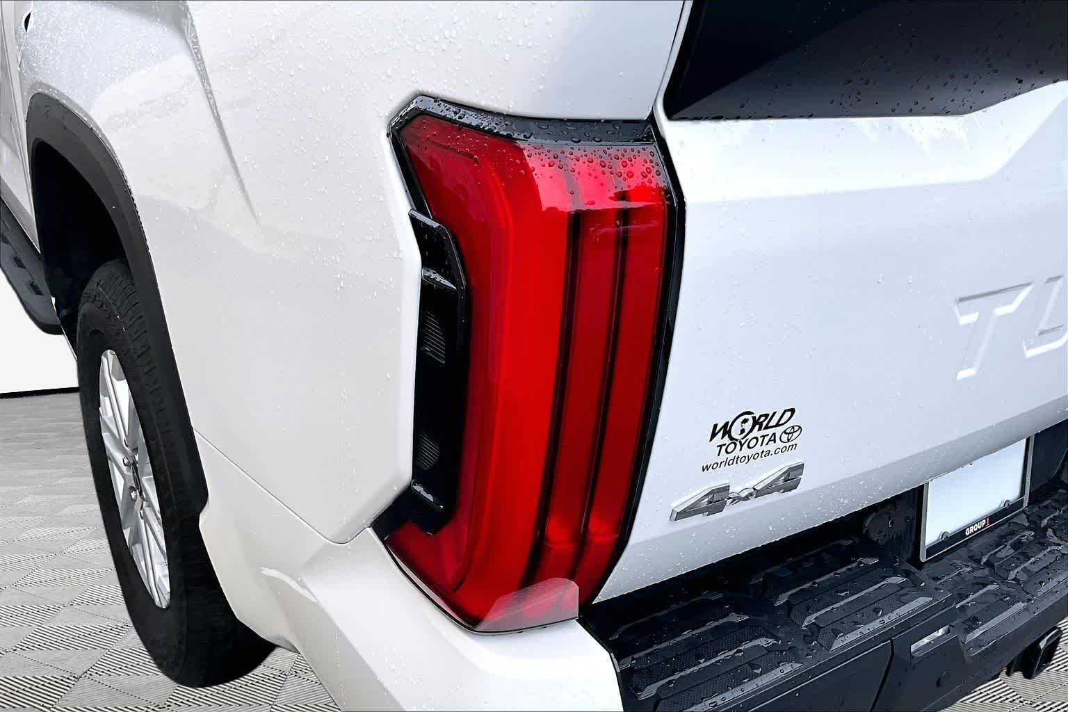 Used 2024 Ice Cap Toyota SR5 image 29