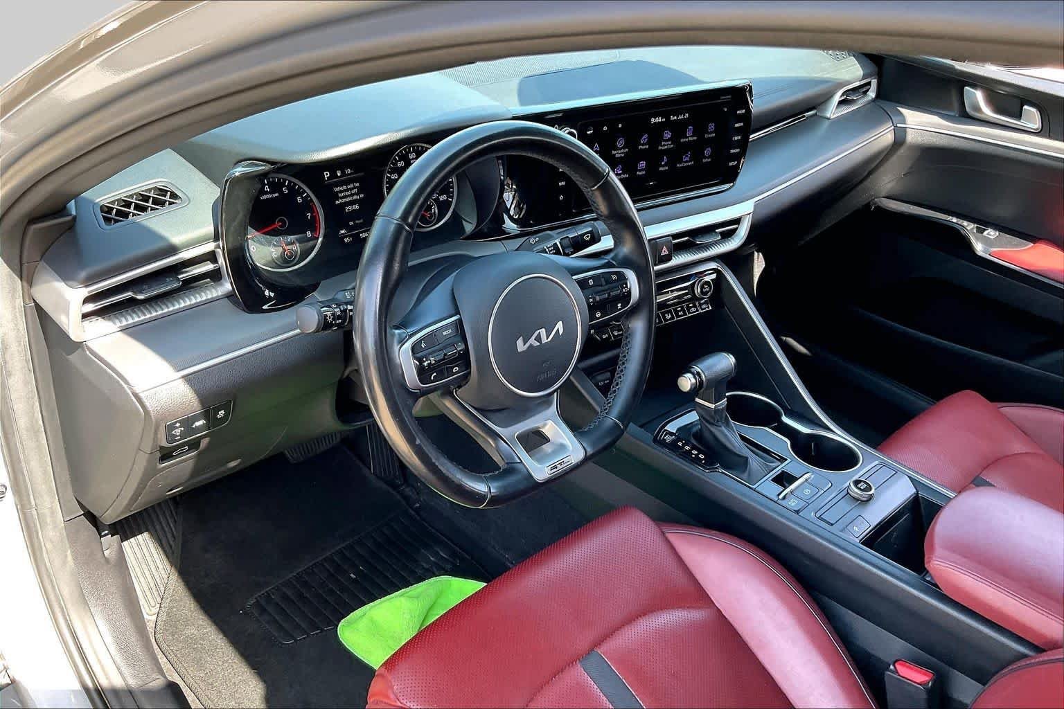 Used 2023 Wolf Gray Kia GT-Line image 10