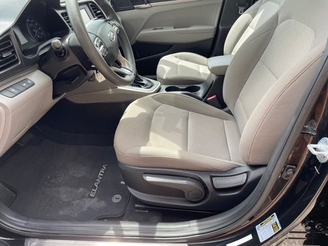 Used 2020 Phantom Black Hyundai SE image 12