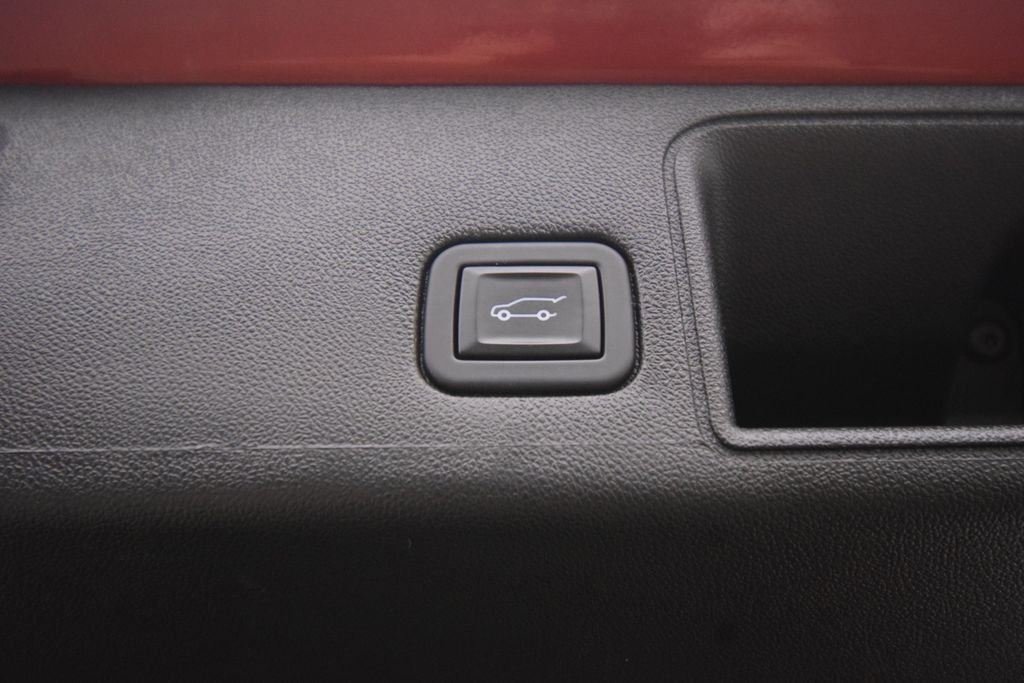 Used 2024 Volcanic Red Tintcoat GMC SLE image 31