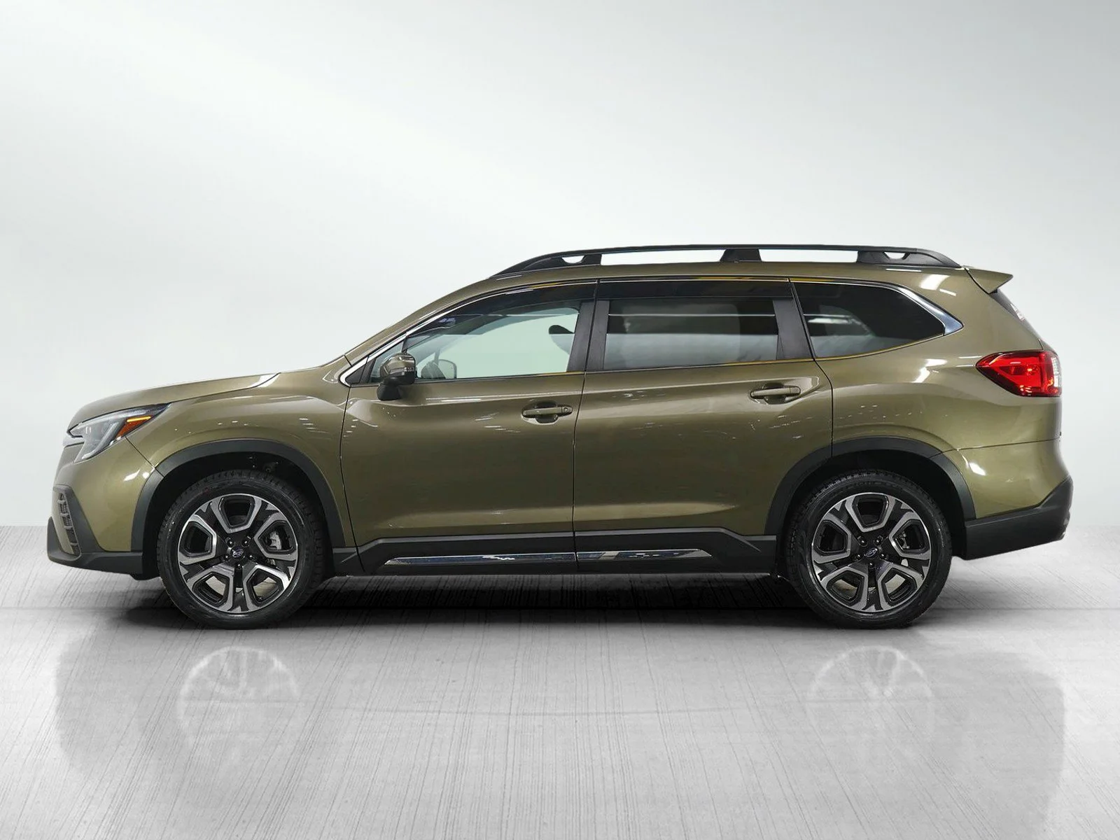 Used 2023 Subaru Ascent Limited with VIN 4S4WMASD6P3428504 for sale in Burnsville, Minnesota