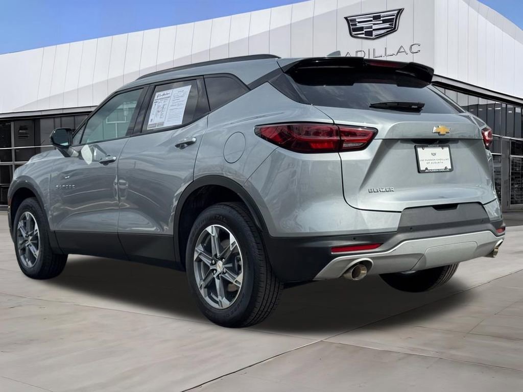 View vehicle photo 5