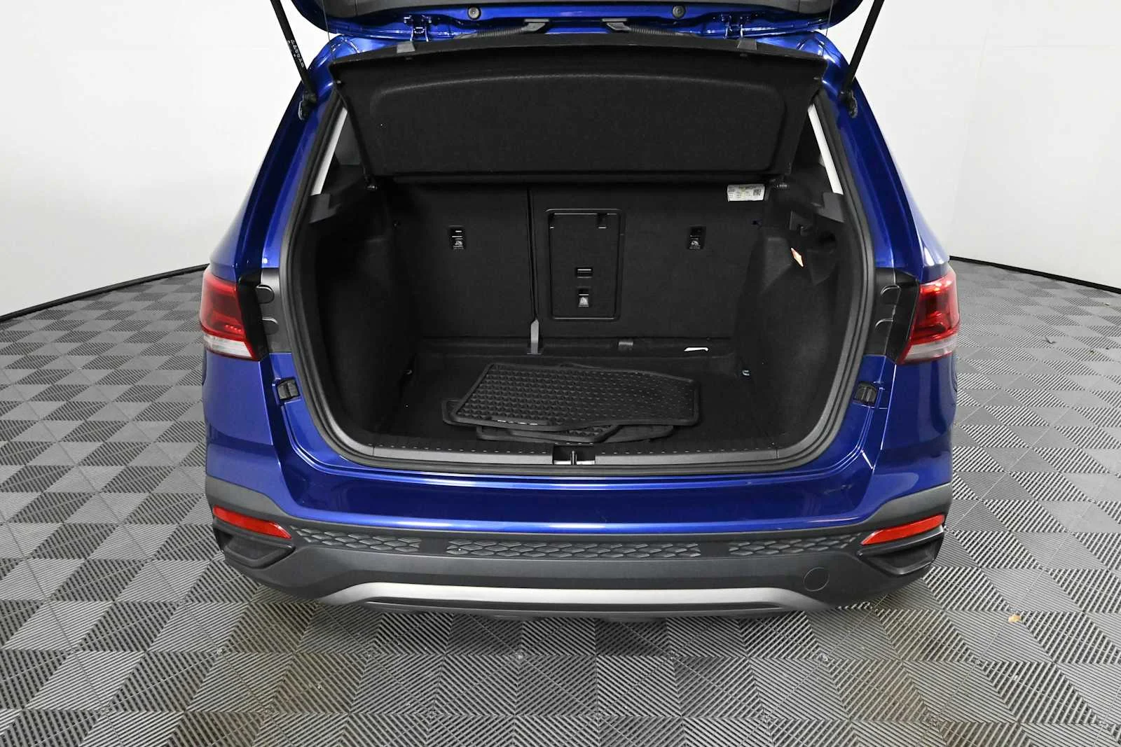 Used 2022 Dusk Blue Metallic Volkswagen S image 7