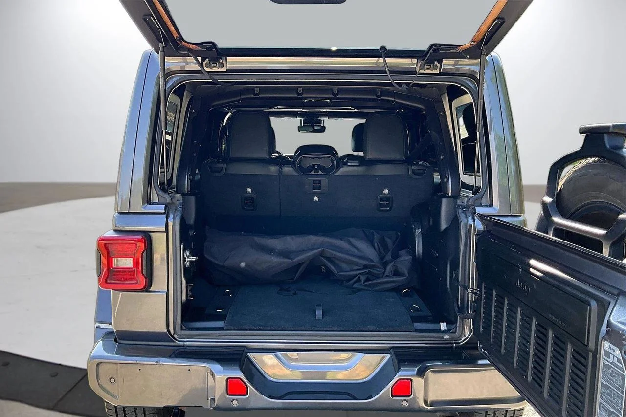 Used 2021 Silver Jeep Sahara High Altitude image 25