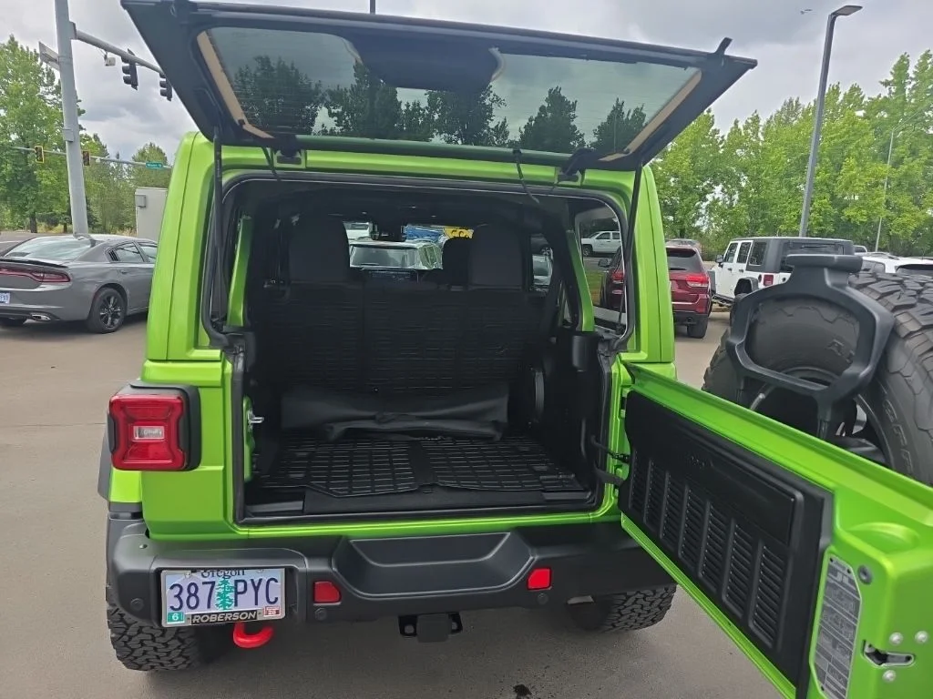 Used 2025 Green Jeep Rubicon image 12