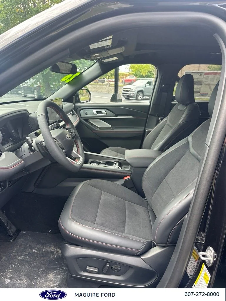 New 2026 Agate Black Metallic Ford ST image 13