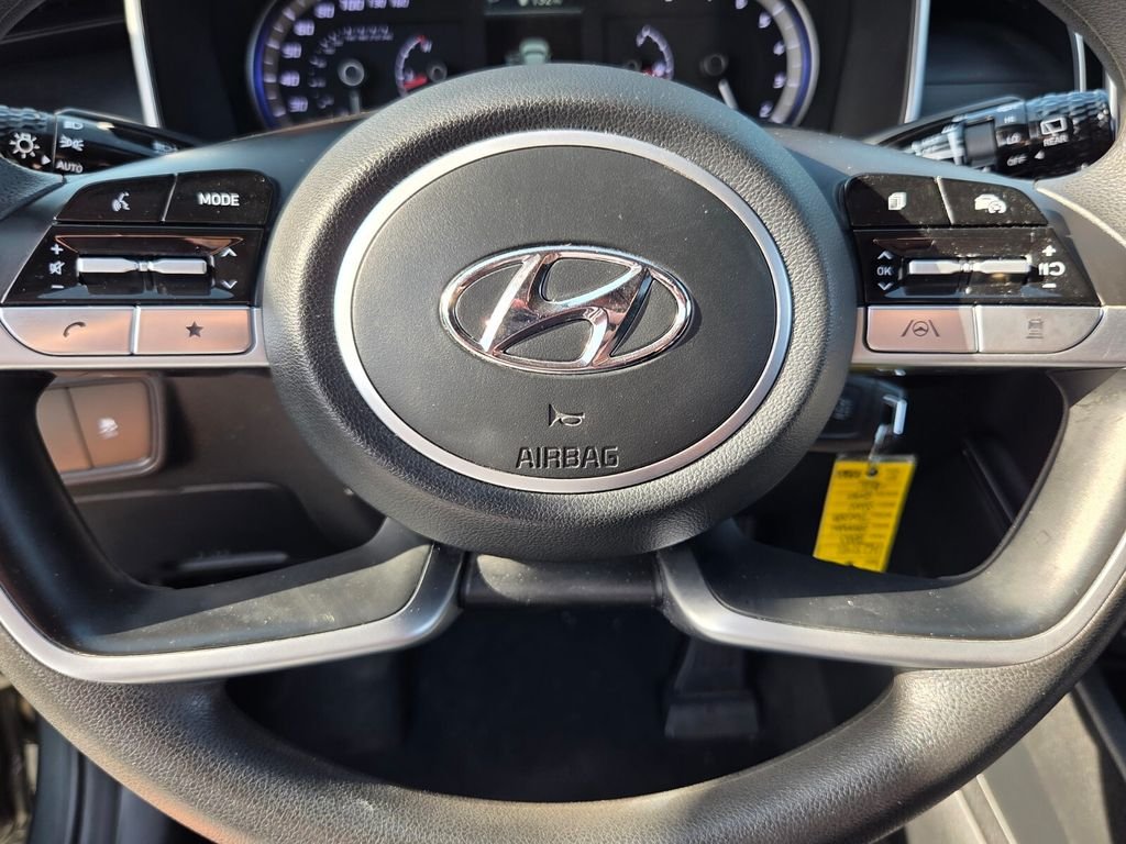 Used 2023 Gray Hyundai SE image 26