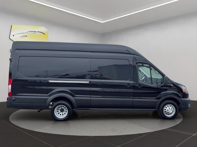 Used 2024 Black Ford  image 8