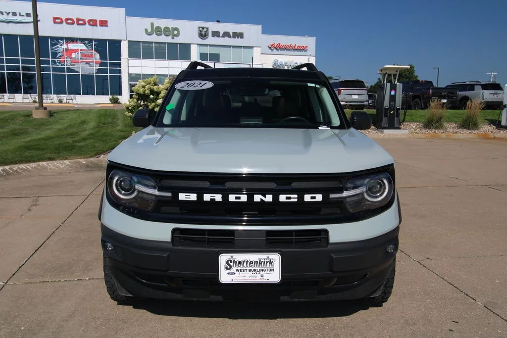 Used 2021  Ford Outer Banks image 2