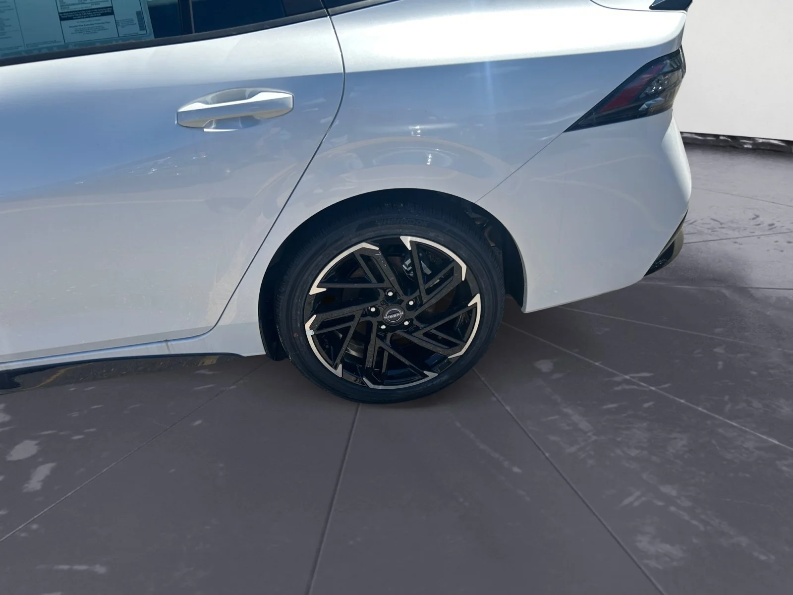 New 2026 Aspen White Tricoat/Super Black Nissan SR image 45