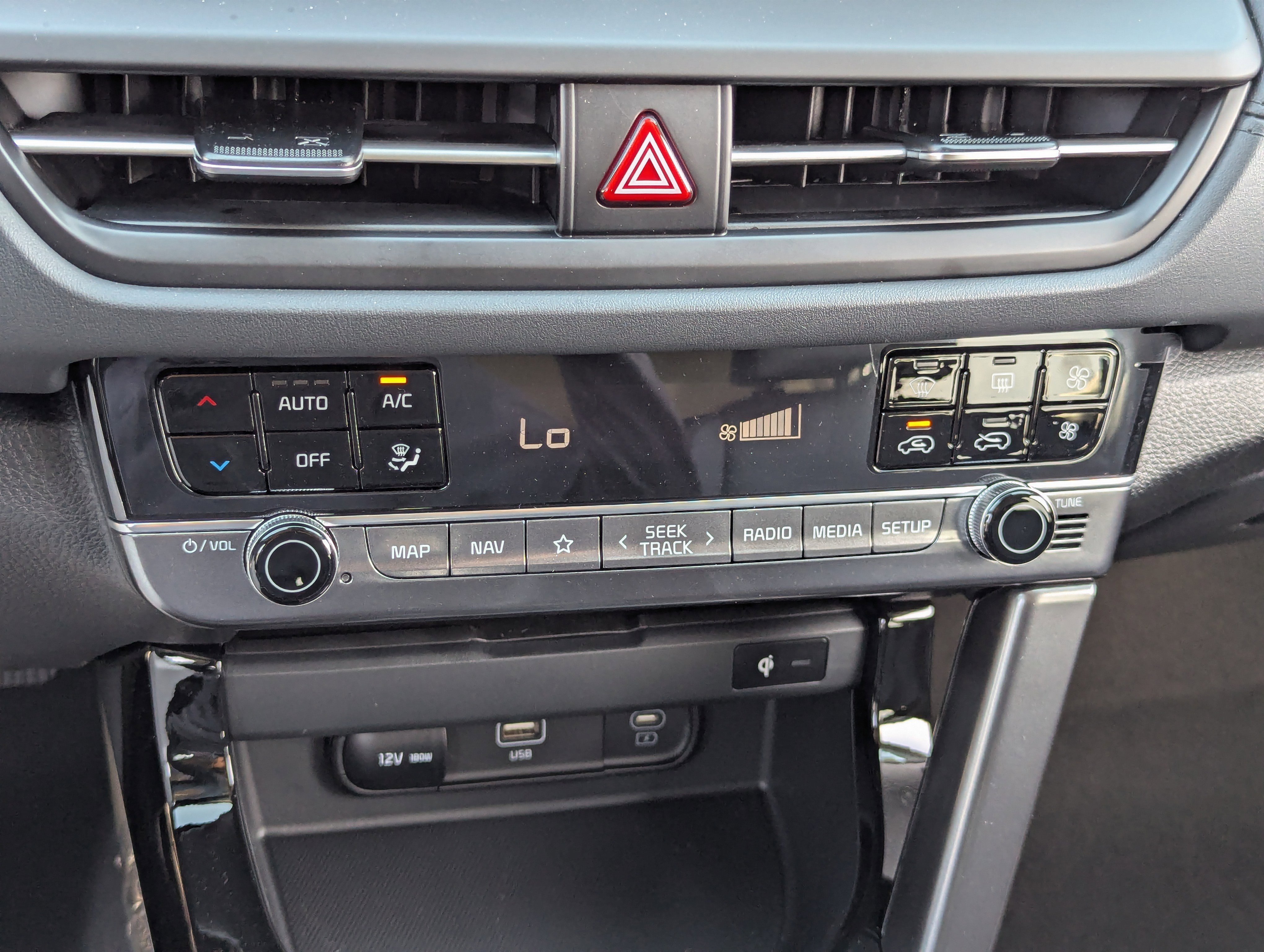 New 2026 Snow White Pearl Kia EX image 25