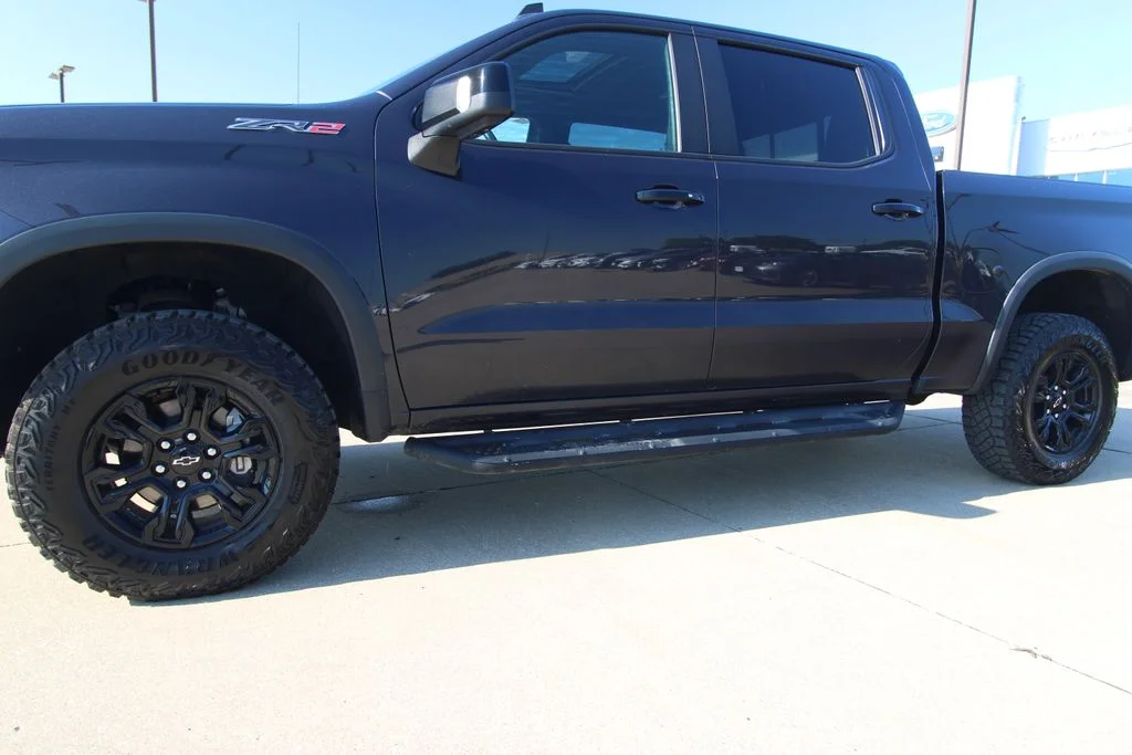 Used 2022 Dark Ash Metallic Chevrolet ZR2 image 11