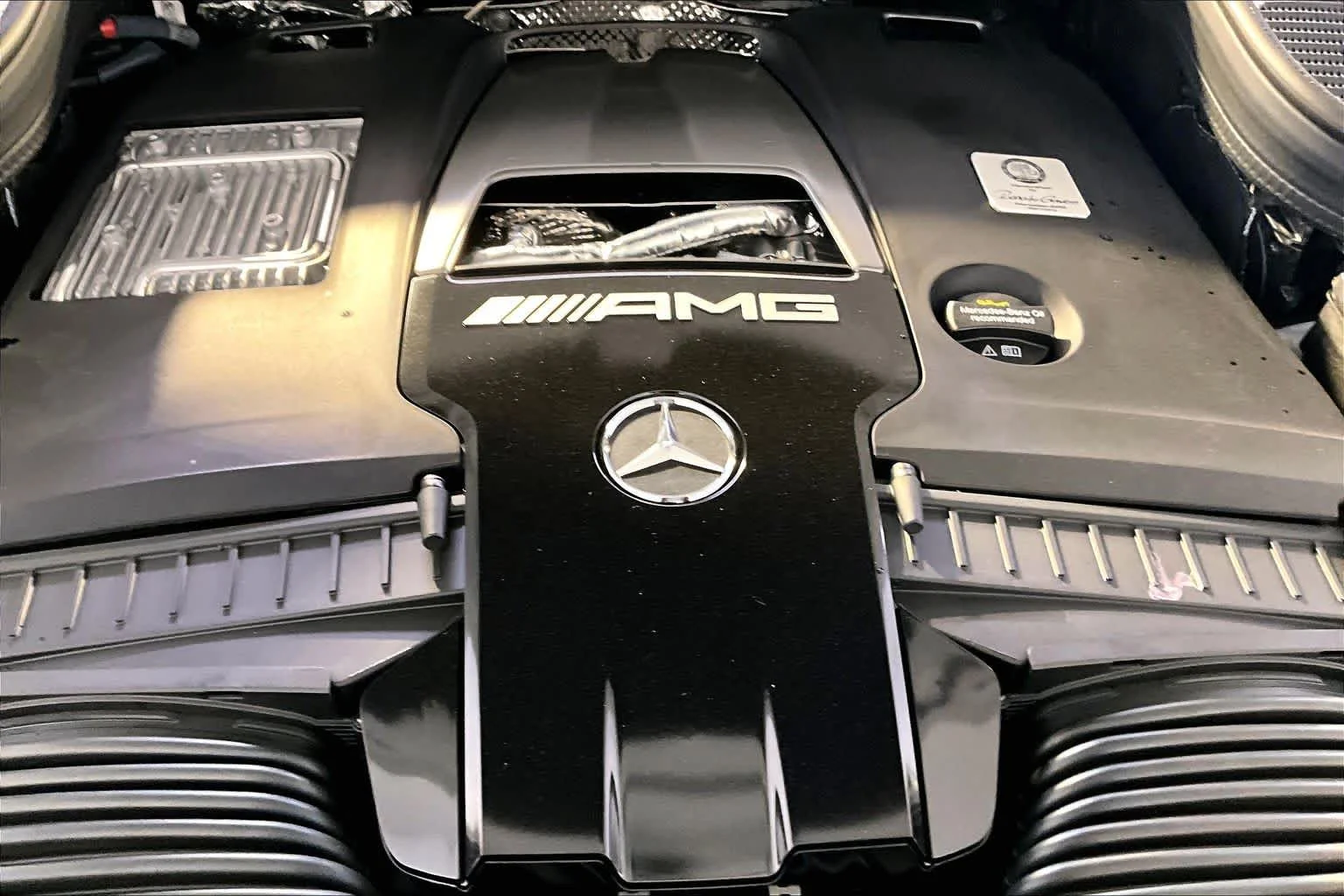 New 2026 MANUFAKTUR Moonlight White Metallic Mercedes-Benz AMG® GLE 63 S image 15